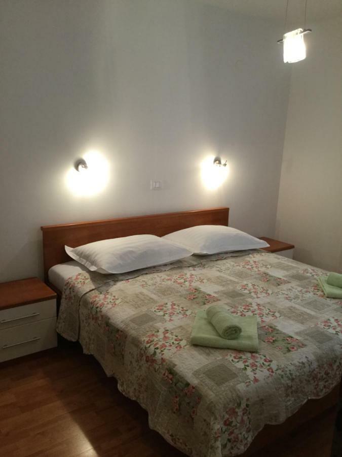 Apartments Marija Brela Esterno foto